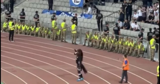 Qarabağ”ın Kəhəri fanatlar qarşısında Video