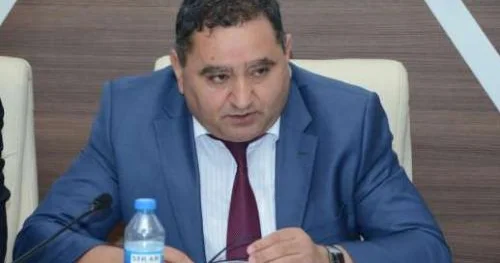 “Təhsil eksperti adından rəsmi şəkildə imtina edirəm” Etibar Əliyev