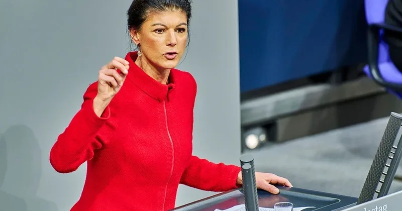 Лидер BSW требует отставки фон дер Ляйен после катастрофической сделки с США