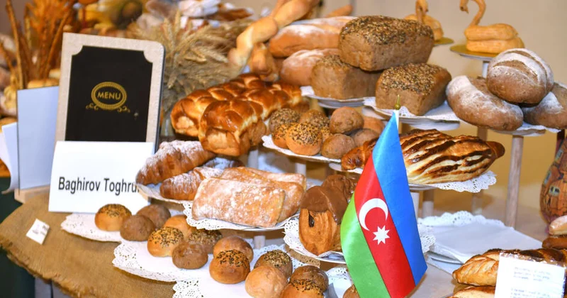 Международный чемпионат по кондитерскому и пекарскому искусству в Баку ФОТО