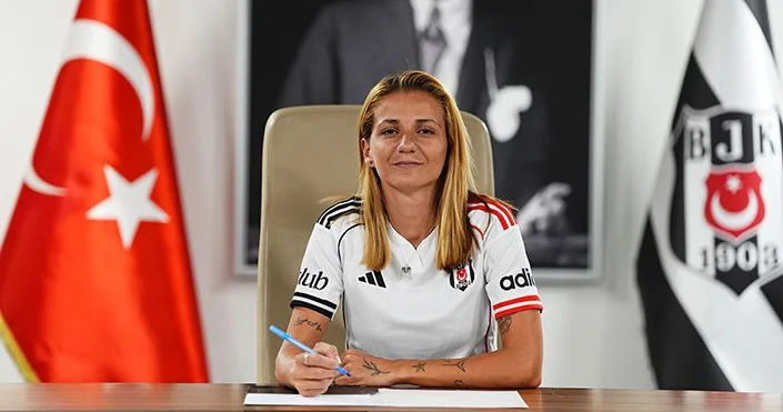 Футболистки милли перебрались в Бешикташ