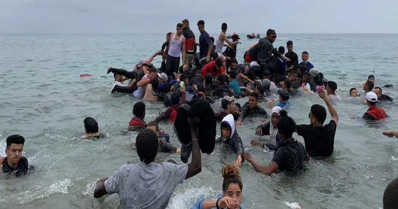 İspaniyanın Seuta eksklavına miqrant böhranı dərinləşir: qəbul mərkəzləri dolub