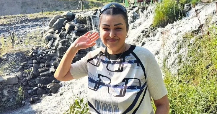 Firəngiz Mütəllimova 12 il sonra ata yurduna getdi Fotolar
