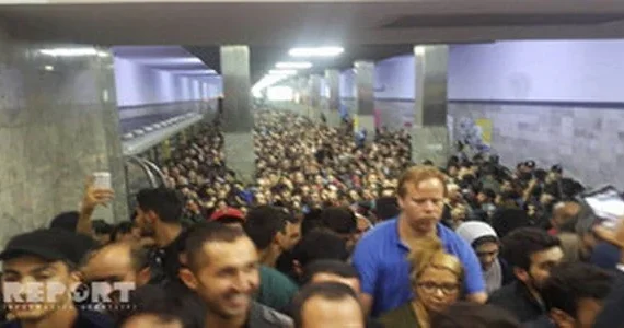 Metroda nə baş verib? Video