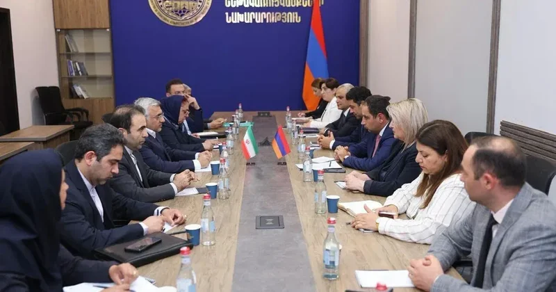 İran Ermənistanla energetika sahəsində əməkdaşlığı genişləndirir