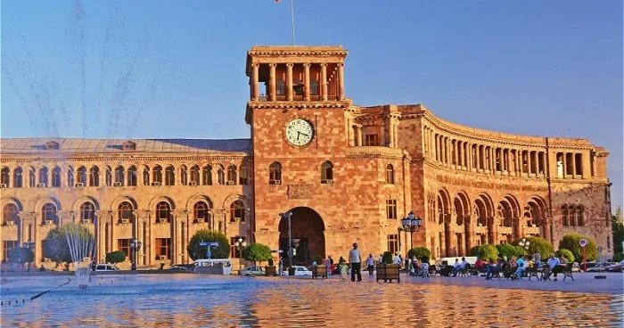 Ermənistanda Nazirlər Kabineti istefa verir, bundan sonra nə olacaq? Erməni jurnalistdən açıqlama
