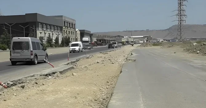 Lökbatanda təhlükə saçan yol: Aylar əvvəl qazılan ərazi asfaltlanmır