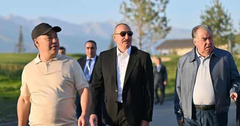 Prezident həmkarları ilə qolf oynadı Fotolar