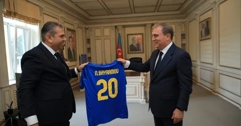 Niyazi Bayramov “Kəpəz”in yeni İdarə Heyətinin sədri ilə görüşüb