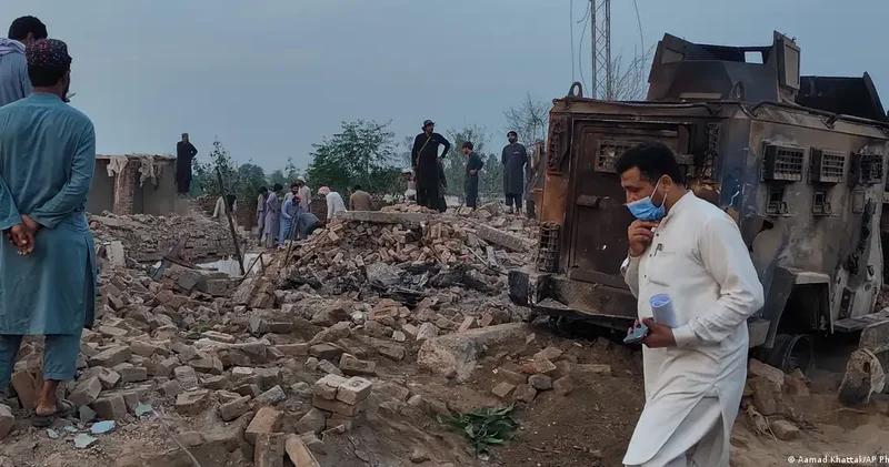 Pakistanda silahlıların nəzarət buraxılış məntəqəsinə hücumu nəticəsində 15 nəfər ölüb