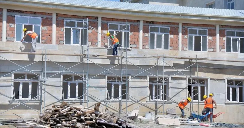 Məktəblərdə təmir işlərinə 4 milyon manatdan çox vəsait ayrılır