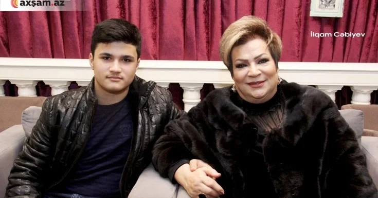 Afaq Bəşirqızı nəvəsini hərbi xidmətə yola saldı Foto