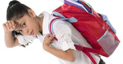 Pediatr: Skolioz epidemiyası məktəblərdən başlayır