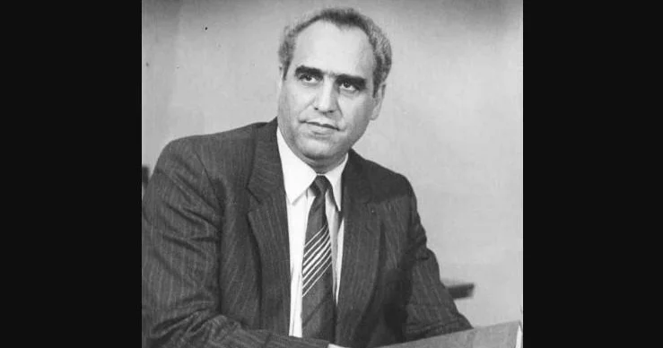 Yoxluğu ilə yandırıb yaxan insan