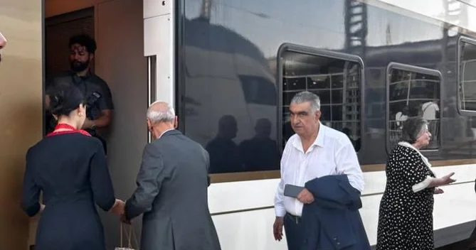 32 ildən sonra Bakı Ağdam qatarı yola düşdü Cədvəl, qiymətlər və xidmətlər