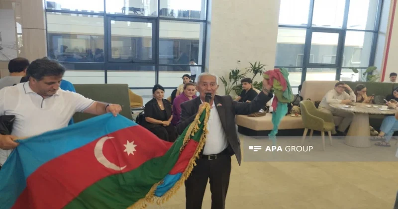 Şəhid atası müstəqillik dövründə Ağdamda dalğalandırılan ilk bayrağı qatarla Ağdam şəhərinə gətirib