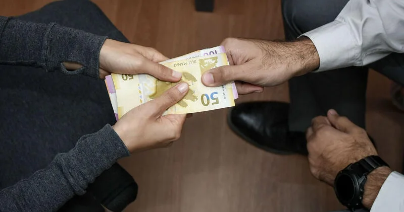 Ev almaq istəyirdilər 35 minlərindən oldular FOTO