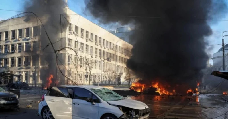 Россия буднично бомбит украинские города ВИДЕО