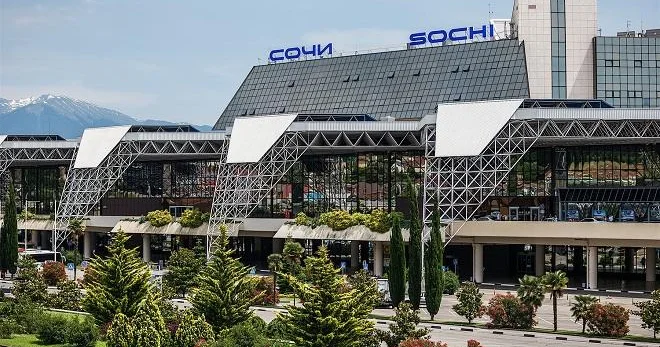 Soçiyə hücum: aeroport iflic oldu, 20 reys gecikir