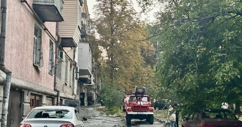 Rusiya Zaporojyeyə 7 pilotsuz təyyarə və raket zərbəsi endirib...