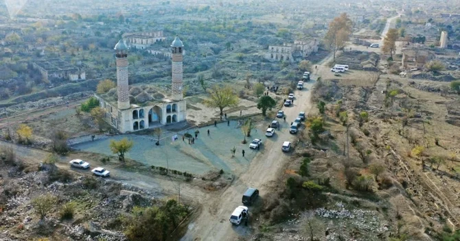 Şəhid anası və keçmiş icra başçısı Bakı Ağdam QATARINDA