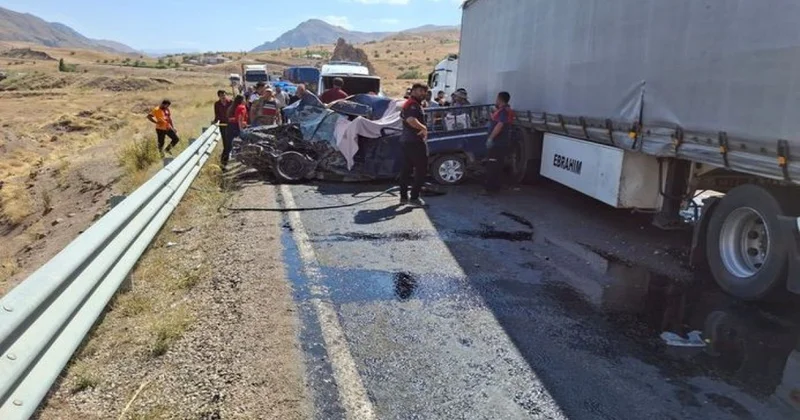 Türkiyənin Hakkari vilayətində ağır yol qəzası baş verib, 4 nəfər ölüb