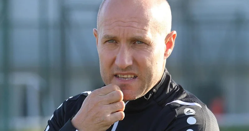 “Neftçi”nin baş məşqçisi “Qarabağ”ı təbrik etməməsindən DANIŞDI