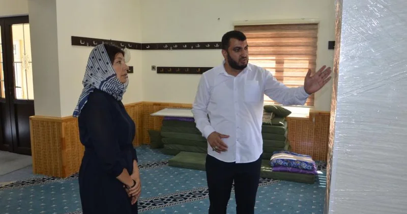 “Bu, ədəbi düşüncənin, təfəkkürün, mənəviyyatın ibadətlə birgə yaşamasıdır” Günay Əfəndiyeva