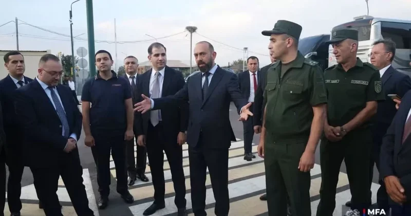 Ararat Mirzoyan erməni diplomatlarla birgə Ermənistan Türkiyə sərhəd keçid məntəqəsinə baş çəkib
