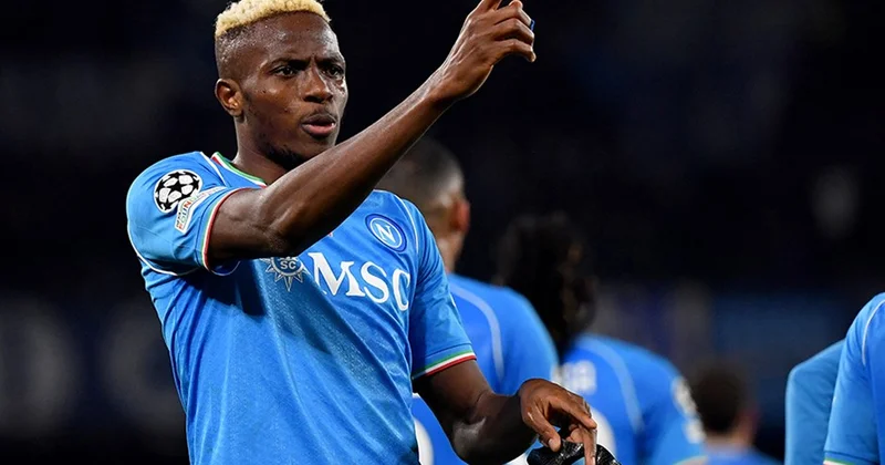 Nigeriyalı hücumçu “Napoli”dən ayrılacaq