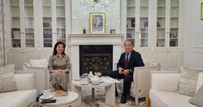 Günay Əfəndiyeva Qırğızıstanın Qazaxıstandakı səfiri ilə görüşüb