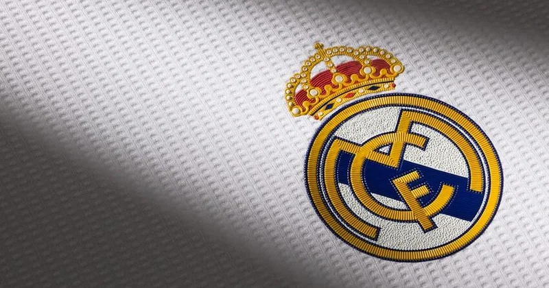 Real İspaniya millisinin oyunçusunu alır