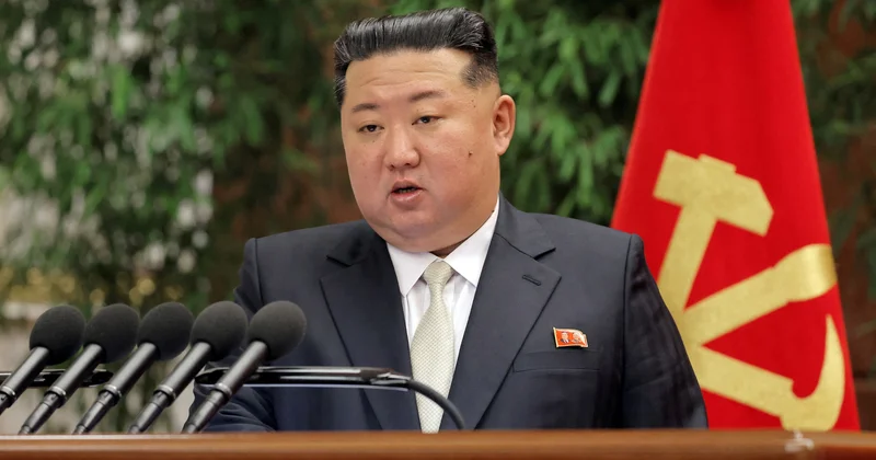 Kim Çen In onu vəzifədən azad etdi