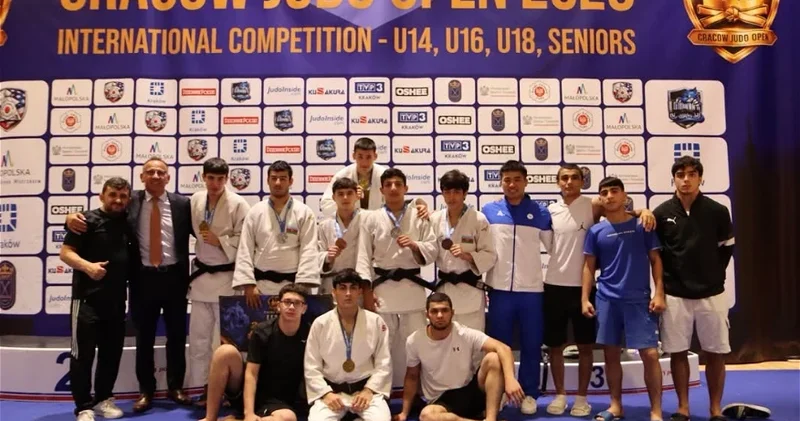 Azərbaycanın yeniyetmə cüdoçuları Polşada yeddi medal qazanıblar