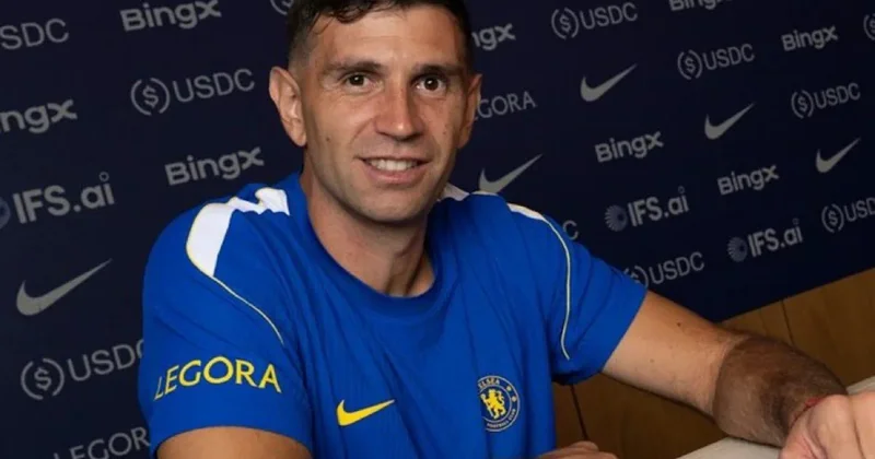 “Çelsi“ Emiliano Martinesi transfer etdi