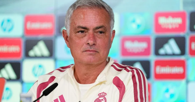 Joze Mourinyo: Çox təəssüf ki, siyasət Qızıl top mükafatının verilməsinə müdaxilə edir