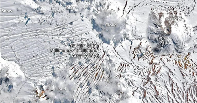 NASA показало снимки снега в самой засушливой пустыне на Земле ФОТО