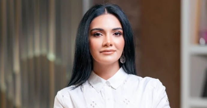 35 yaşında dərsliyə düşən əməkdar artist kimdir? Maraqlı FAKTLAR
