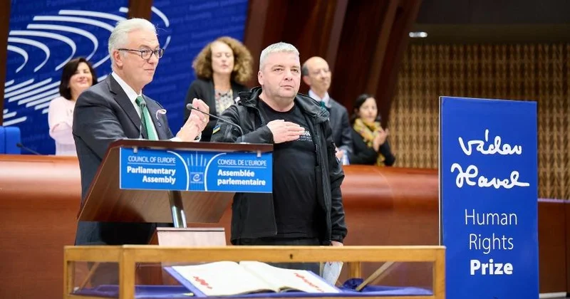 AŞ PA azərbaycanlının da namizəd olduğu Vatslav Havel mükafatını ona verdi