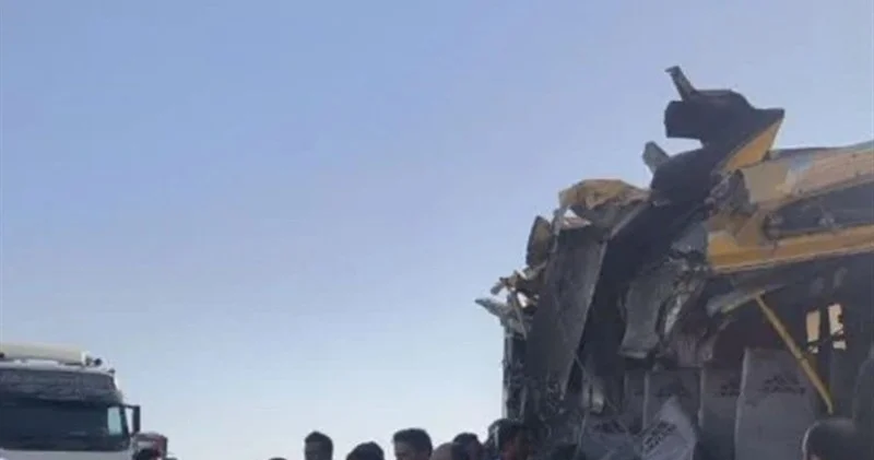 İranda tələbə avtobusu TIR la toqquşub, ölənlər və xəsarət alanlar var