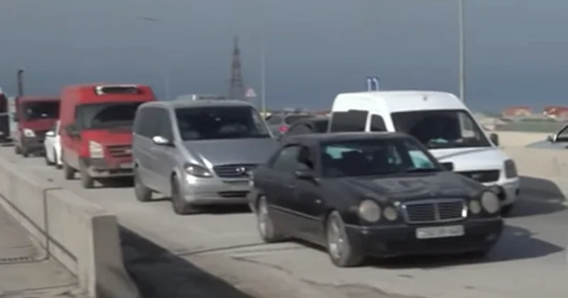 Sarayda sürücüləri boğaza yığan tıxacın səbəbi nədir?
