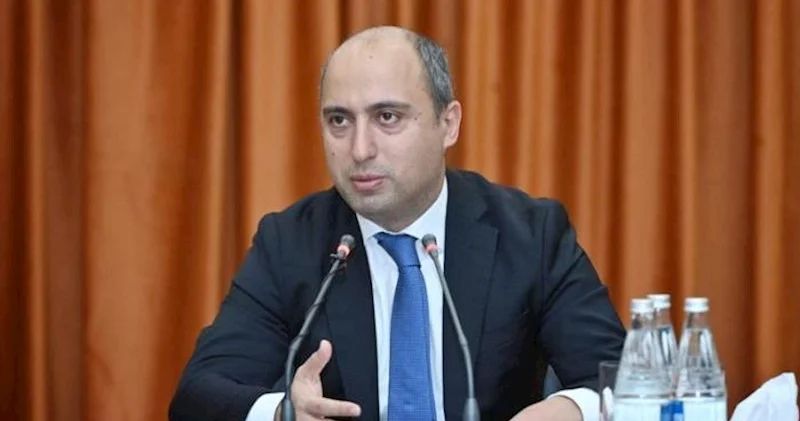 BEYNƏLXALQ UNİVERSİTET “SİNDROMU”… Nazir Əmrullayev bu “kadrları” və belə universitetləri niyə “görmür”?