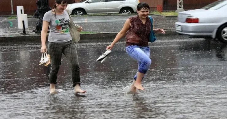 Bakıya leysan, bu ərazilərə qar yağacaq Sabahın havası