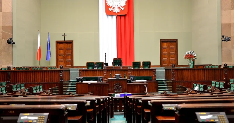 Polşa Seyminə müdafiə xərclərinin rekord səviyyədə olduğu büdcə layihəsi təqdim edilib