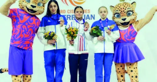 4 üzgüçümüz fəxri kürsüdə