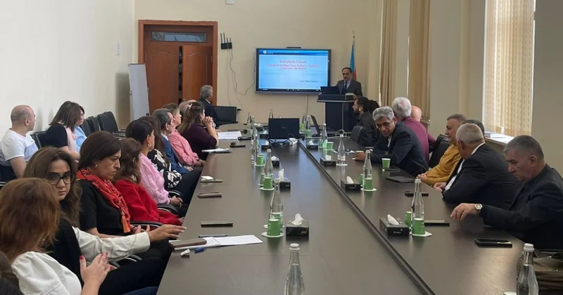 İqtisadçı alimlər Azərbaycanda aqroemal sənayesinin inkişaf problemlərini müzakirə ediblər
