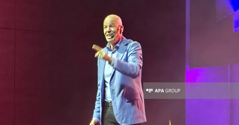 Mark Randolf: Həyat yoldaşım ilk dəfə eşidəndə Netflix in mənasız ideya olduğunu demişdi