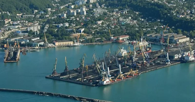 Принадлежащий азербайджанцу порт потребовали вернуть России