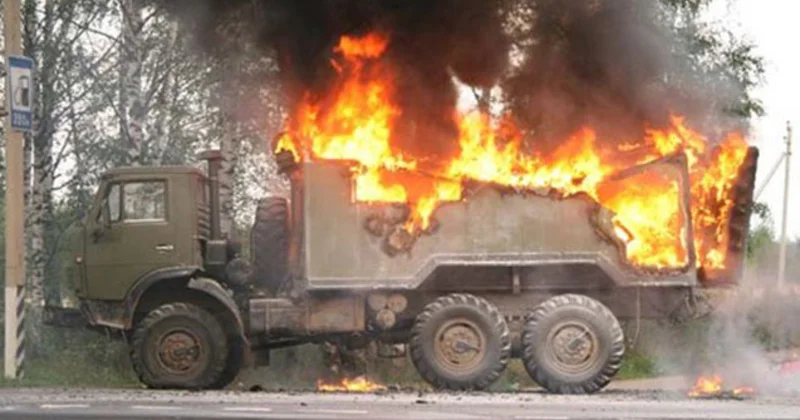 Zaqatalada KamAZ yandı