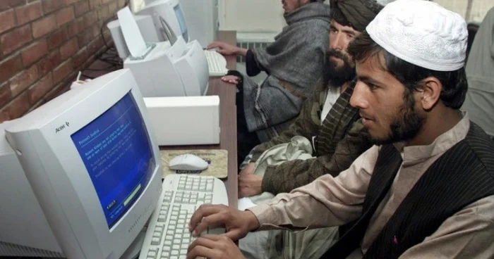 Taliblər ölkədə interneti kəsiblər